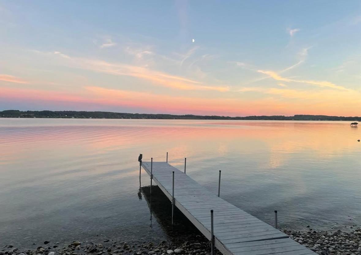 The Harbormaster Villa Suttons Bay Exterior photo